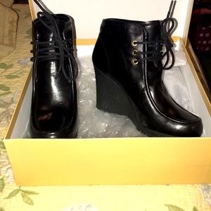 Michael Kor,  Black Leather, size 7 brand new,  see all pictures